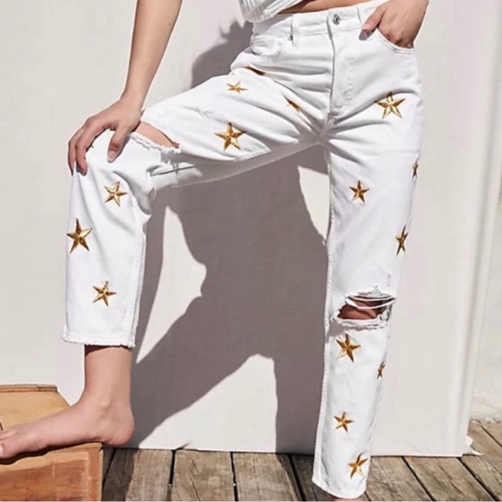 Free People embossed star jeans - size 28 - fast times mom jeans - eras vibes!!